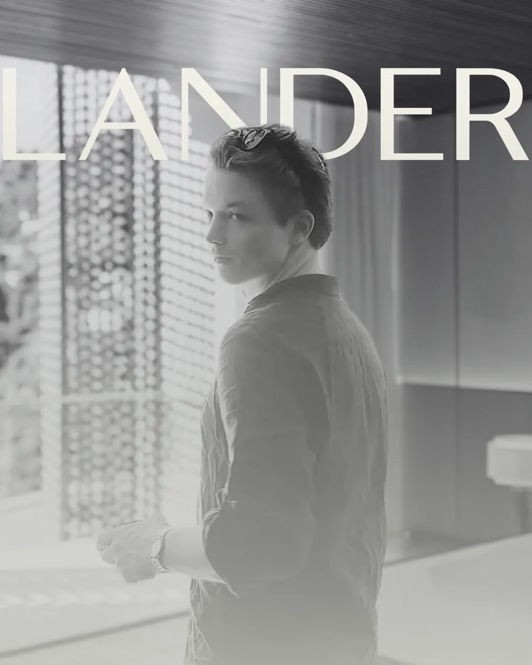 Portrait of Lander Volders, co-founder and head coach of HostPro Academy